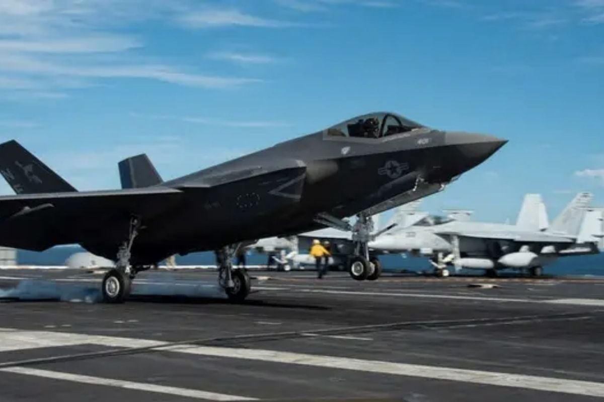 Images Of F-35C Us Navy's Fighter Jet Crashes Into The Sea